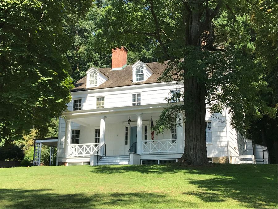 Joseph Lloyd Manor