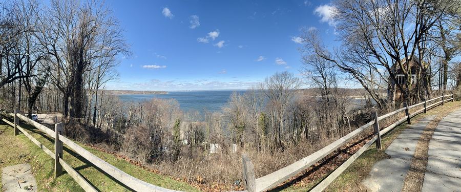Sea Cliff Village